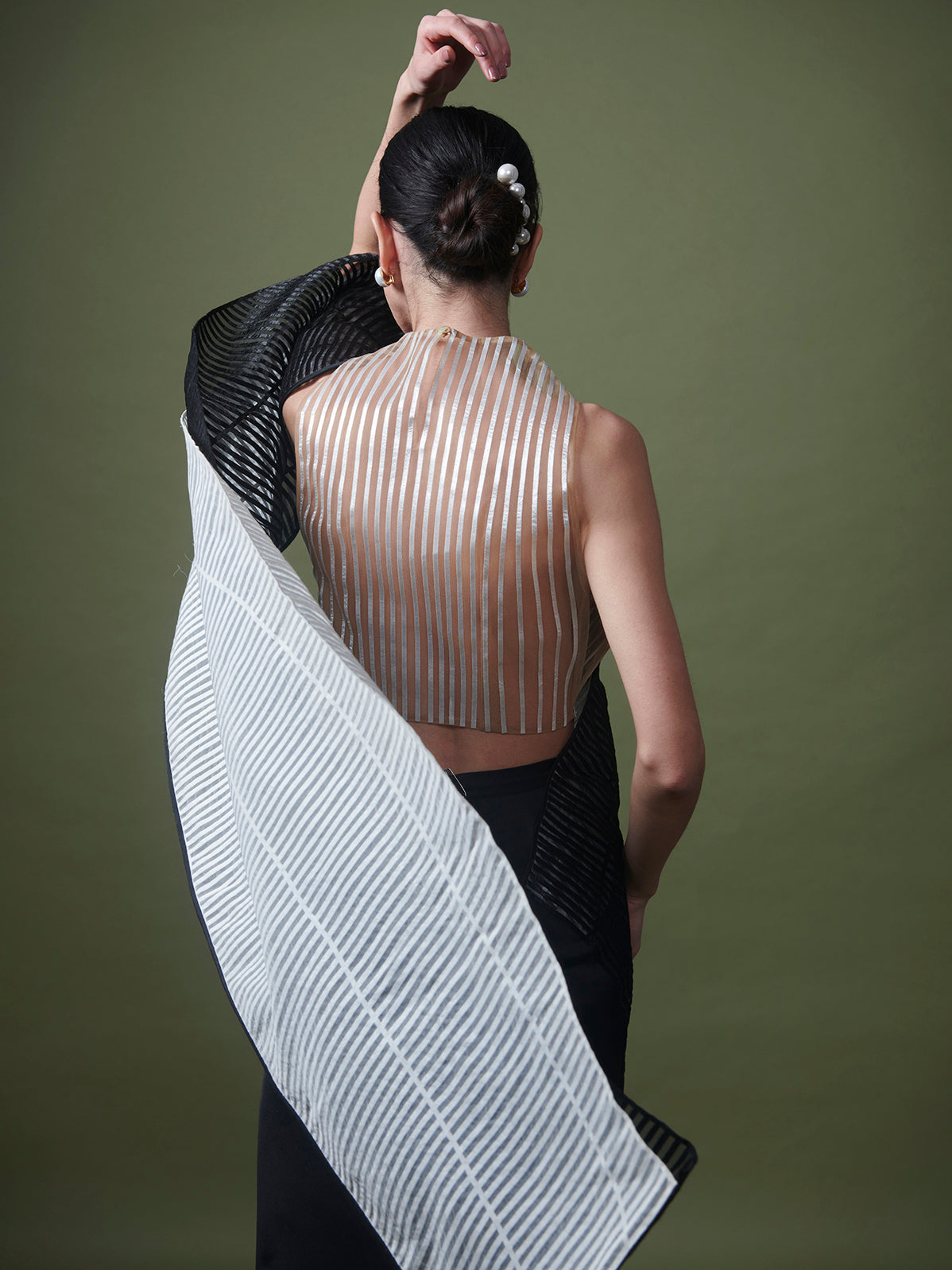 Wavy black and white saree