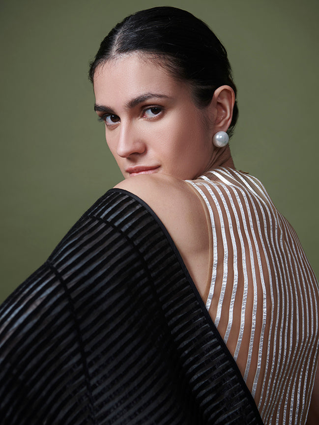 Wavy black and white saree