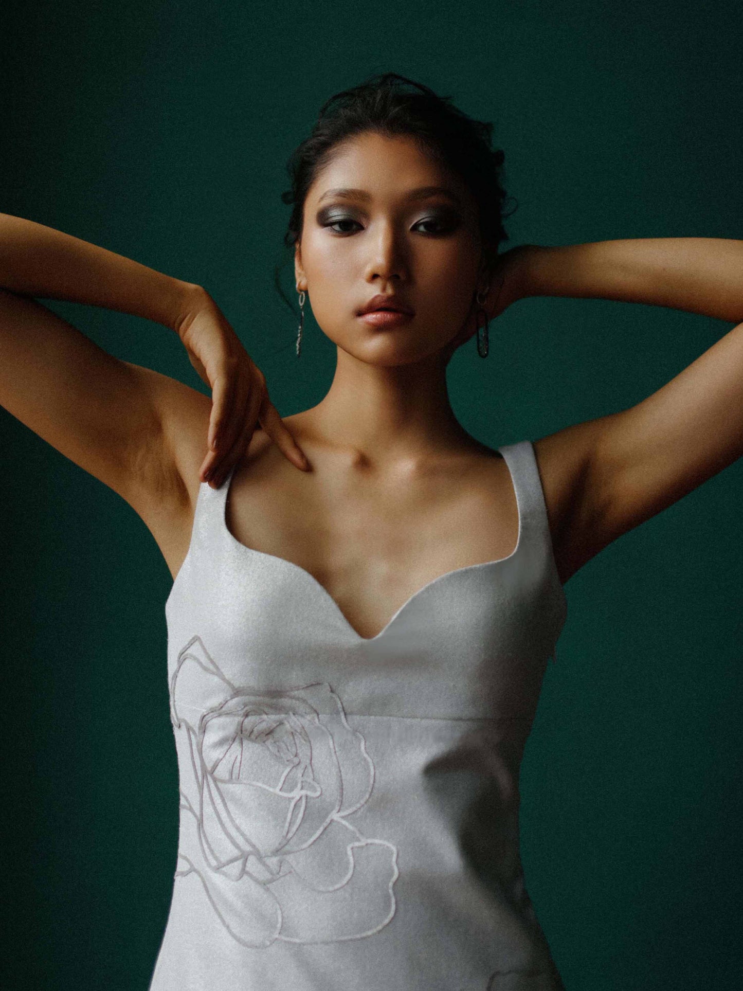 Sweet heart necklined dress with embossed metallic roses