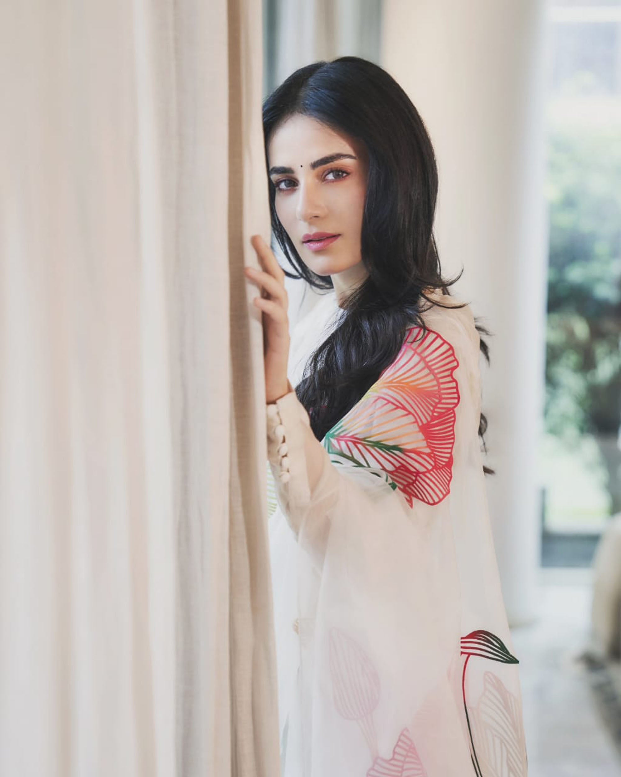 White saree with tulip applique