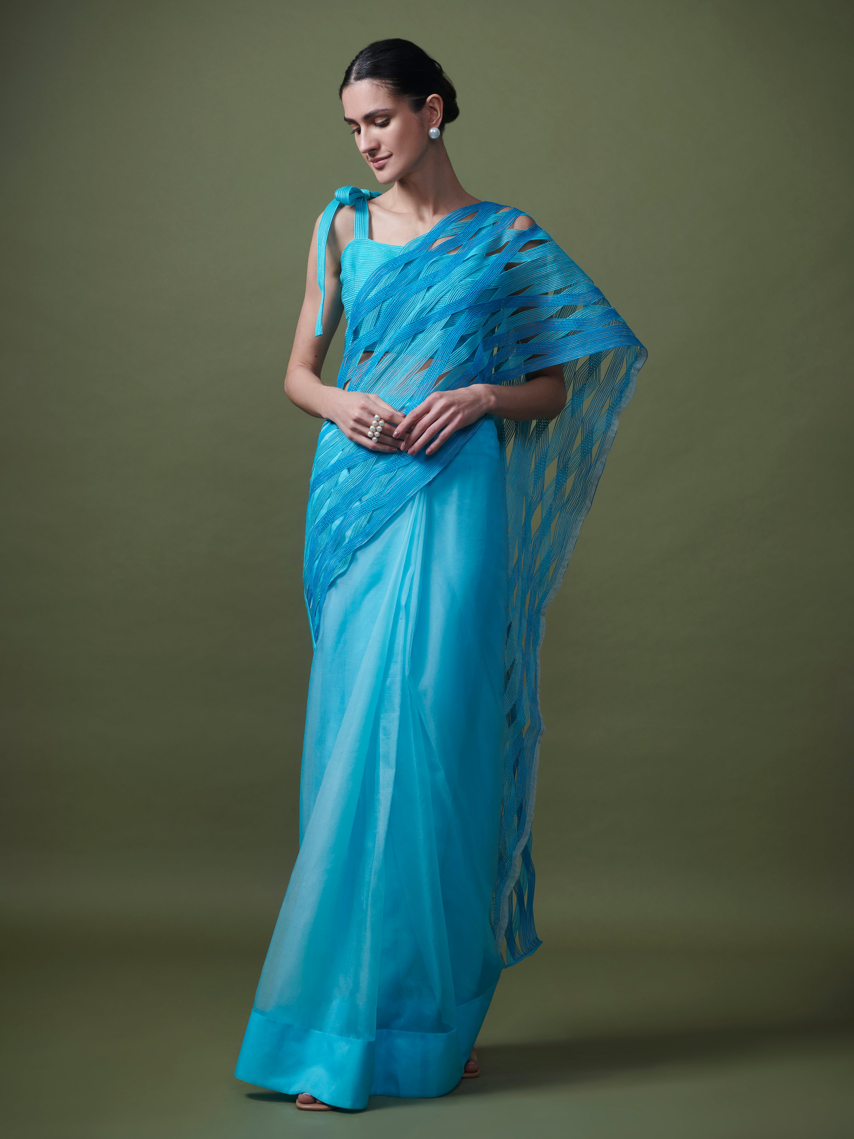 Bi-coloured corded saree