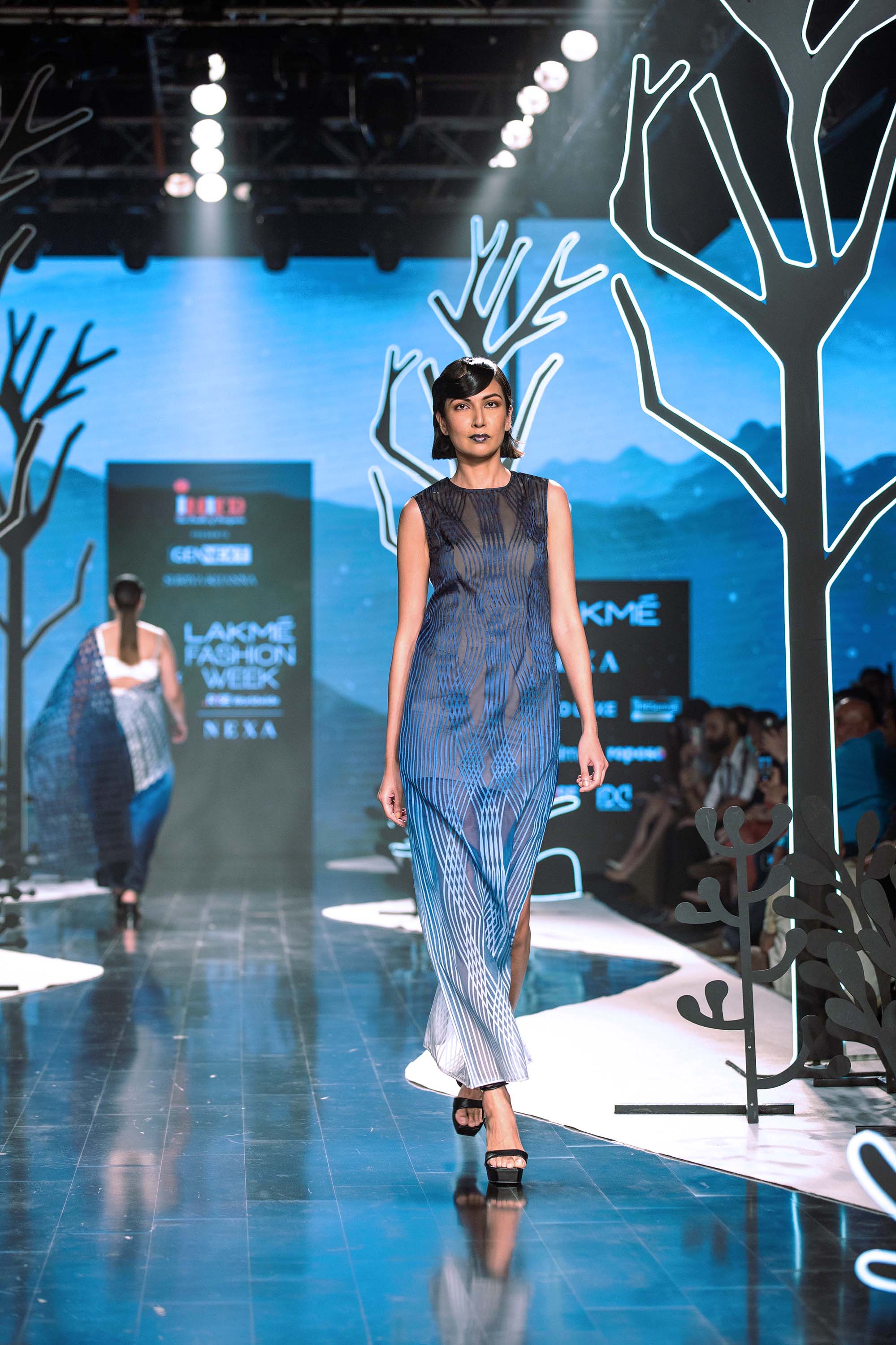 Long swivled pattern dress